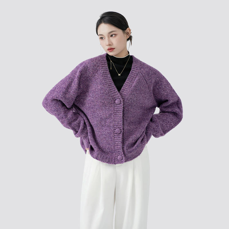 Den tidløse lokket av den romantiske lilla cardigan: en fusjon av eleganse, følelser og moderne stil