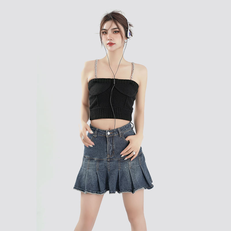 How Can a Knitted Tank Top Help You Stay Cool and Comfortable in Hot Weather?
